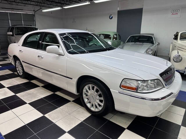 2006 Lincoln Town Car for sale at Podium Auto Sales Inc in Pompano Beach FL