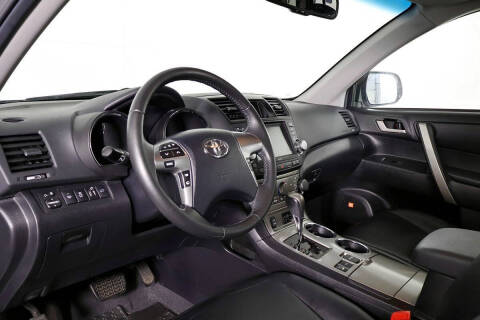 2011 Toyota Highlander SE