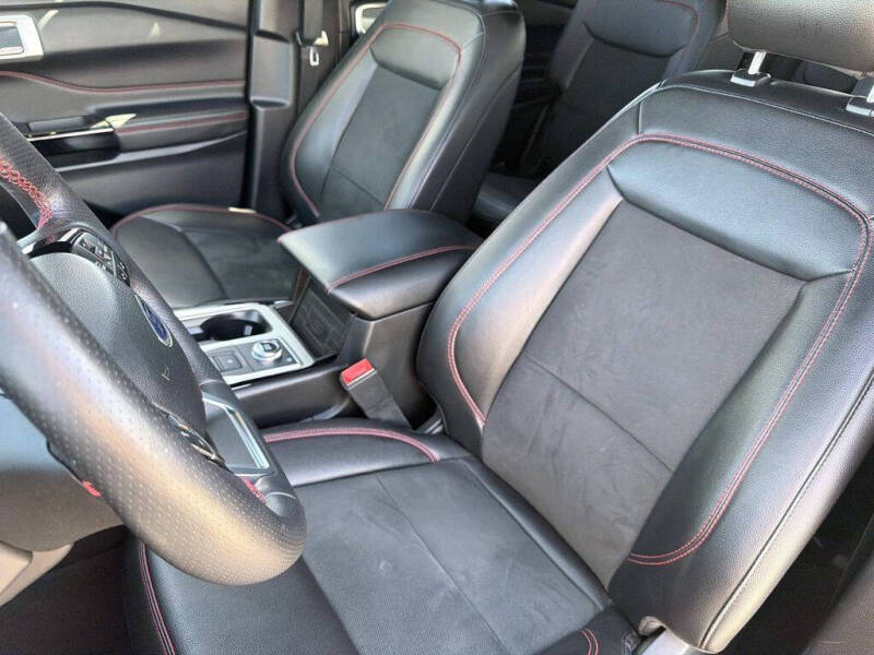 2022 Ford Explorer ST-Line