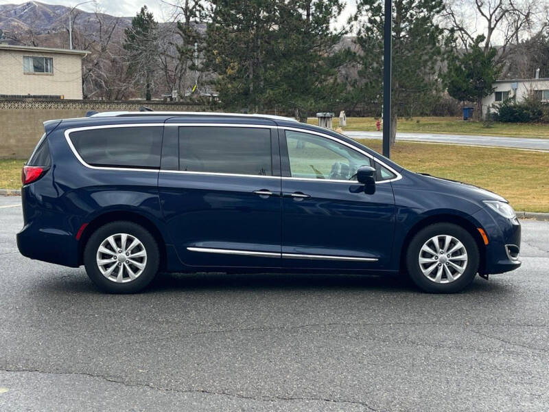 2019 Chrysler Pacifica Touring L