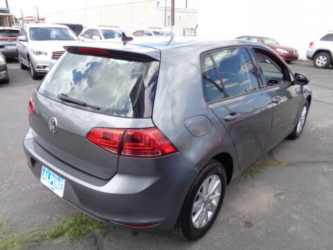 2017 Volkswagen Golf TSI S