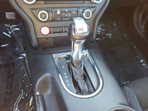 2017 Ford Mustang V6