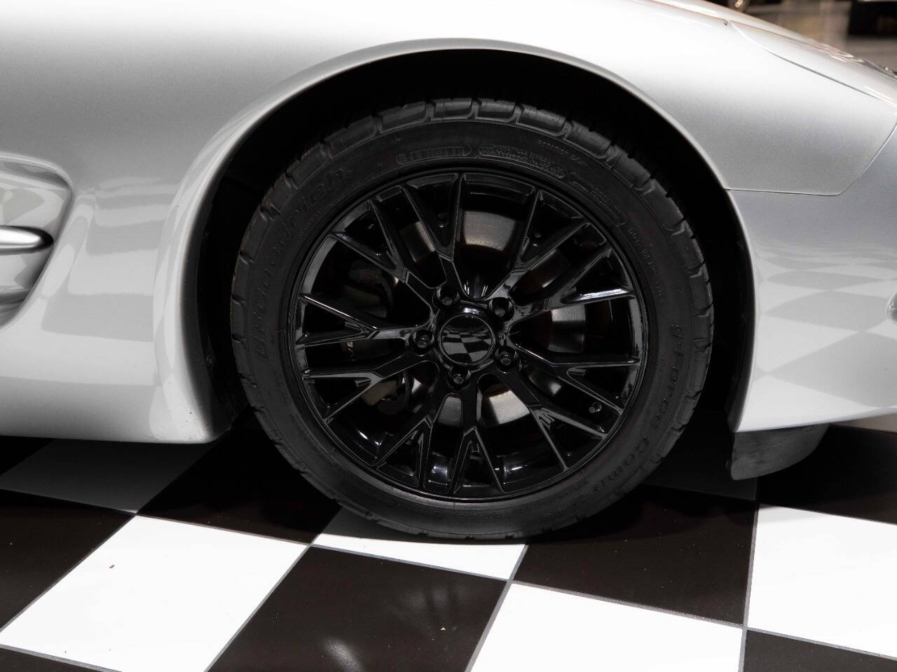 2004 Chevrolet Corvette 28