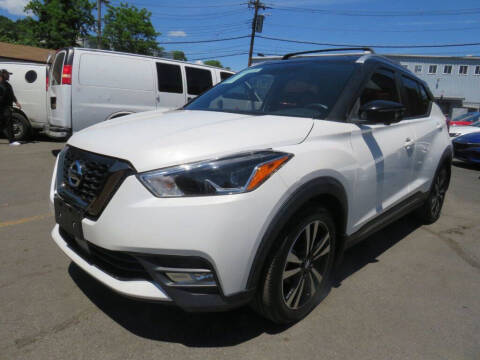 2020 Nissan Kicks SR