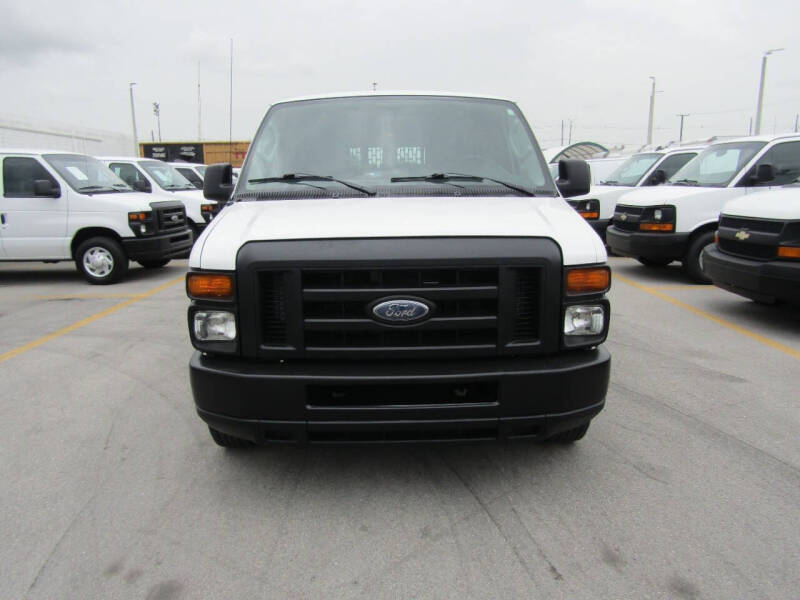 2014 Ford E-Series Econoline Van Commercial photo 3