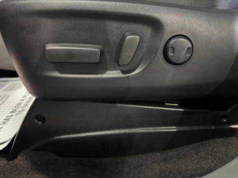 2013 Toyota Sienna SE 8-Passenger