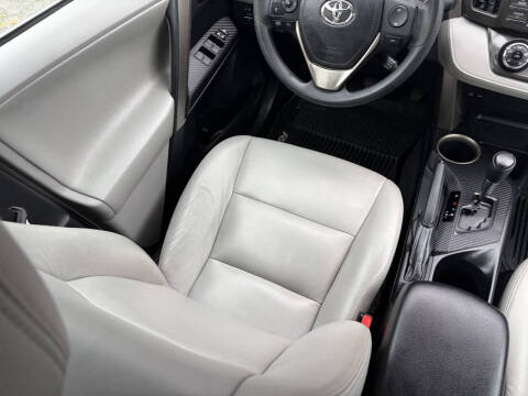 2013 Toyota RAV4 LE