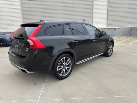 2016 Volvo V60 Cross Country T5 Platinum