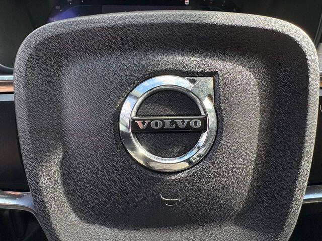 2023 Volvo XC40 B5 Core