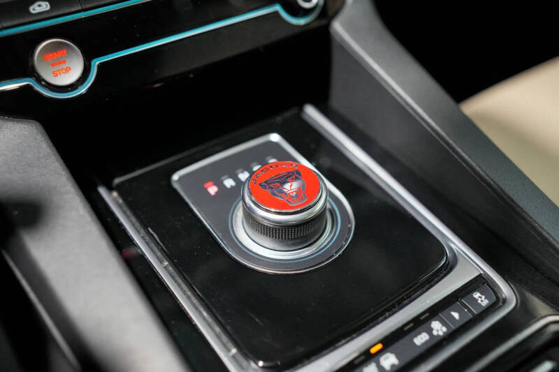 2020 Jaguar F-PACE 25t Premium