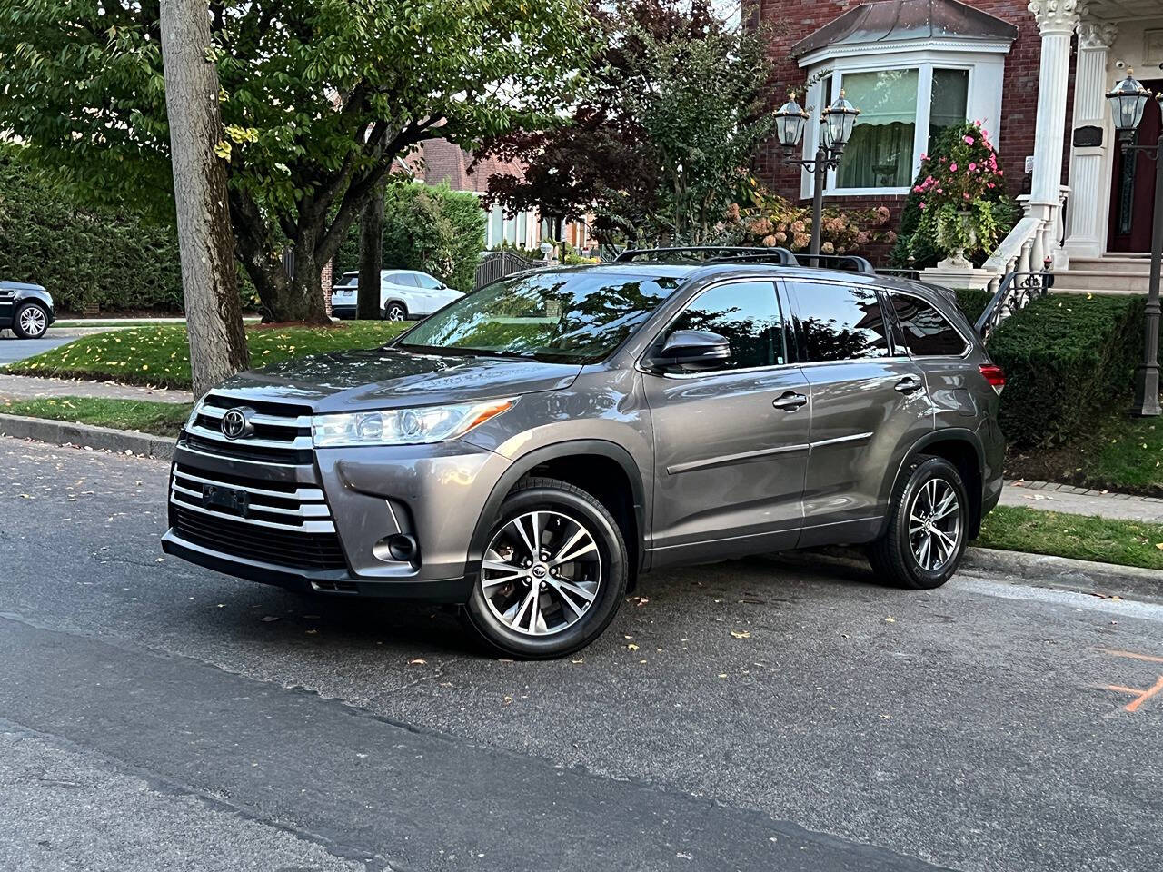 2017 Toyota Highlander for sale at VLD HOLDING INC. in Brooklyn, NY