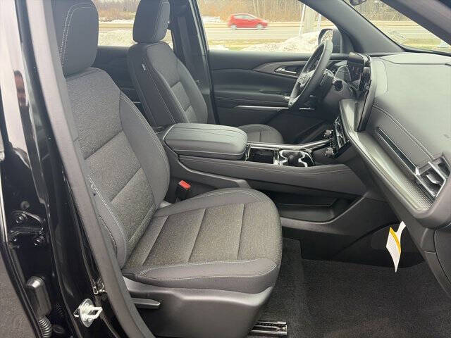 2024 Chevrolet Traverse LS