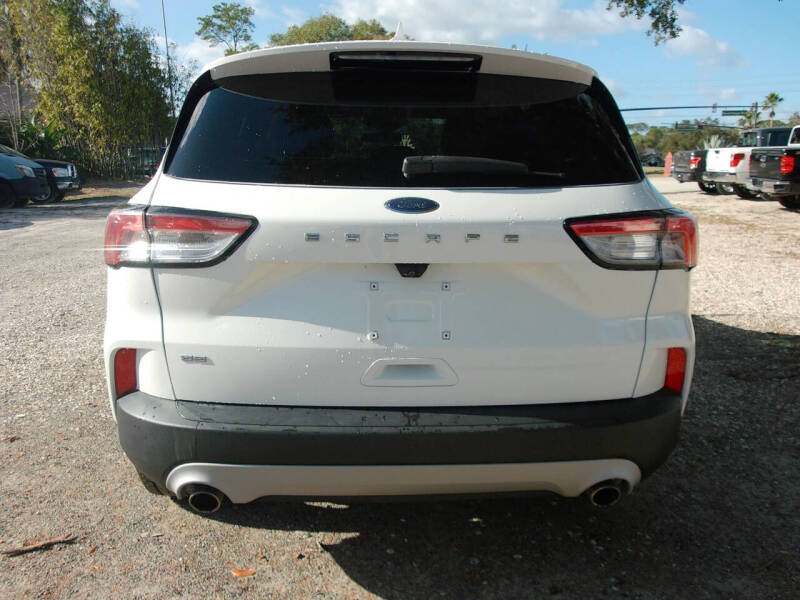 2022 Ford Escape SE