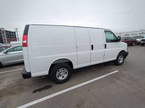 2025 Chevrolet Express 2500