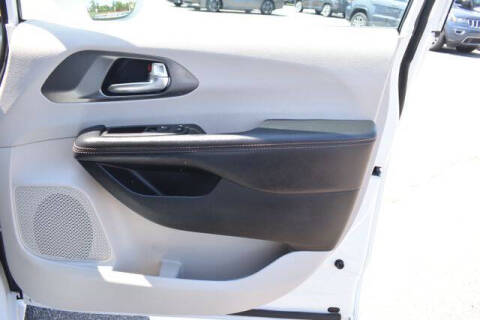 2020 Chrysler Pacifica Touring L