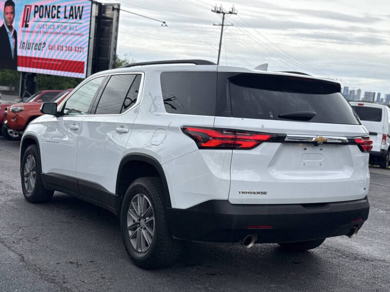 2022 Chevrolet Traverse LT Cloth