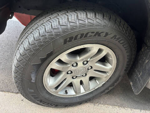 2004 Toyota Sequoia SR5
