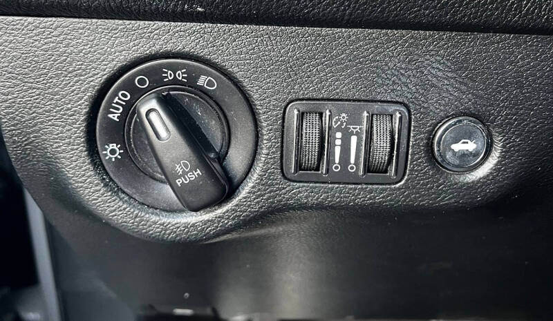 2018 Dodge Challenger SXT Plus