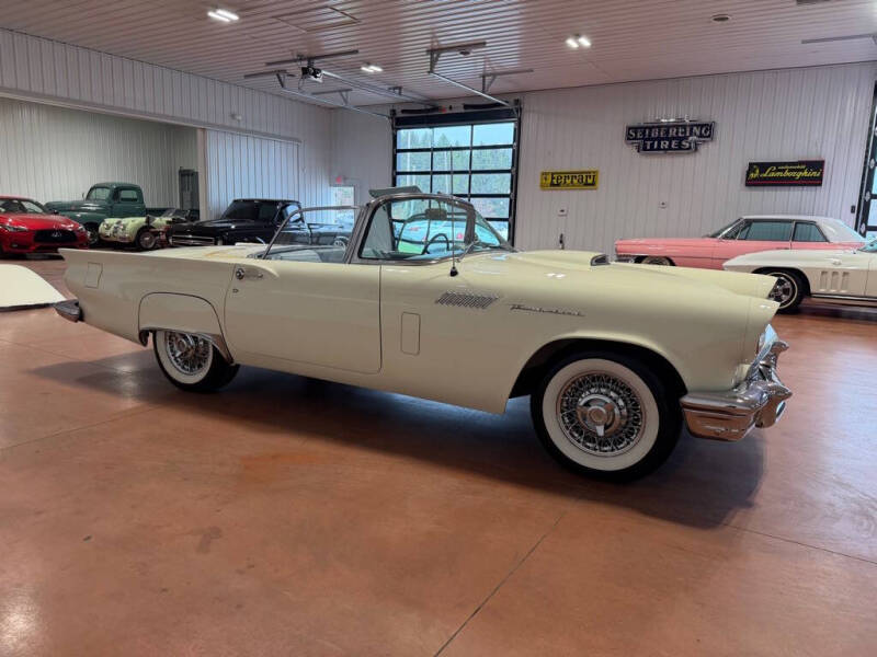 1957 Ford Thunderbird