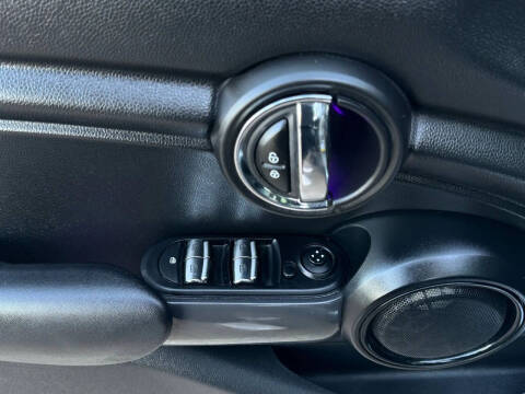 2017 MINI Hardtop 4 Door Cooper