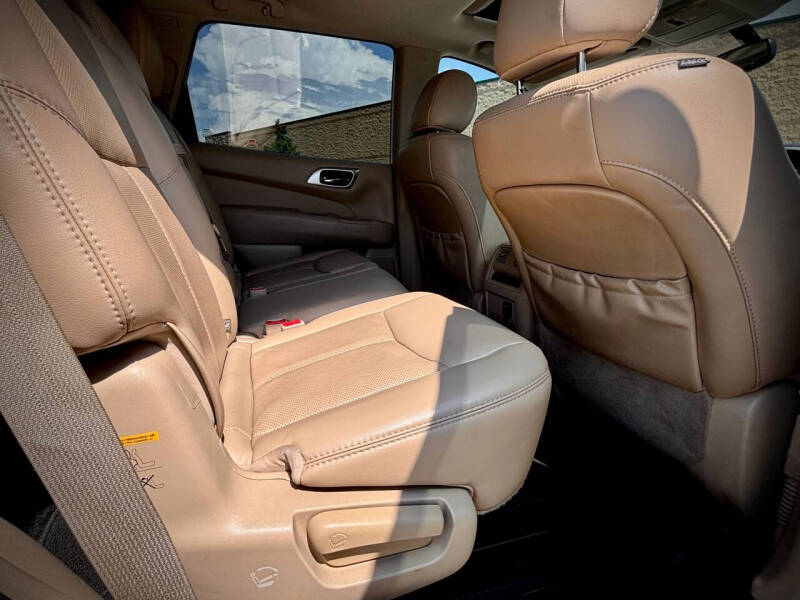 2017 Nissan Pathfinder Platinum