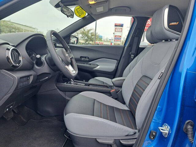 2023 Nissan Kicks SR