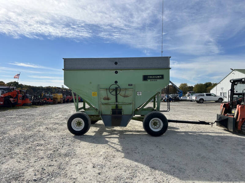 2026 Parker 2600 Gravity Wagon
