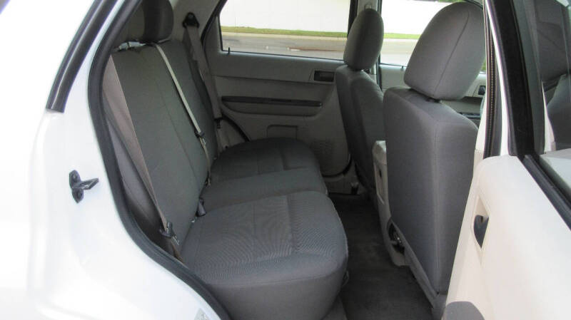 2011 Ford Escape XLS photo 20