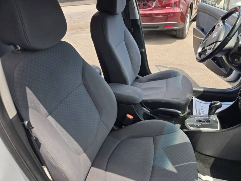 2014 Hyundai Accent SE