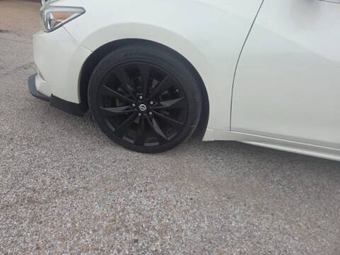 2017 Nissan Maxima 3.5 SR