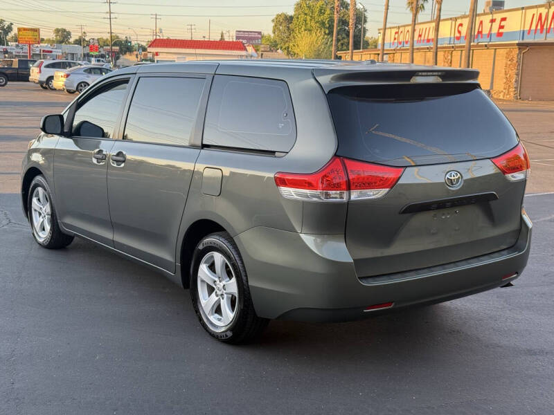 2012 Toyota Sienna Base 7-Passenger