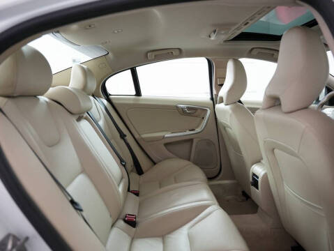 2015 Volvo S60 T5 Drive-E Platinum