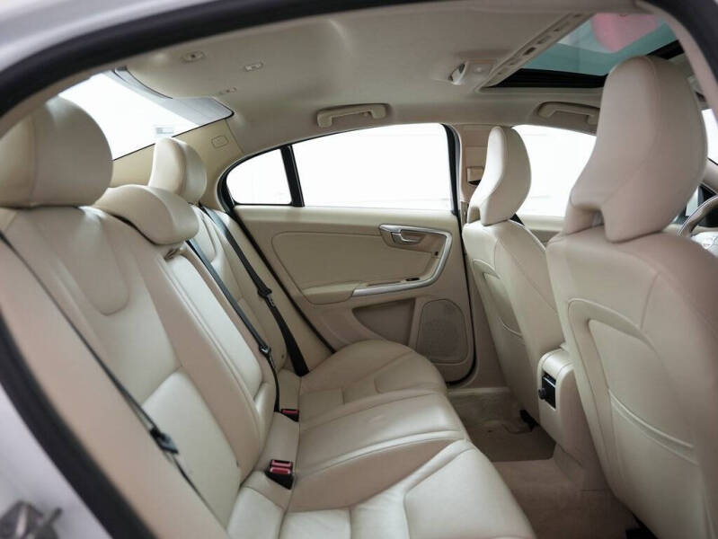 2015 Volvo S60 T5 Drive-E Platinum