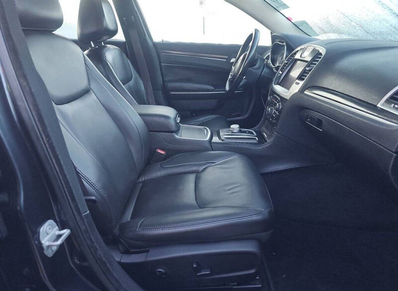 2018 Chrysler 300 Touring