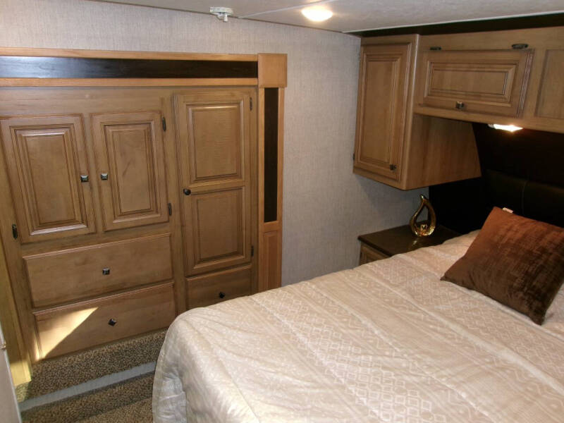 2015 Crossroads RV Cruiser 305RS