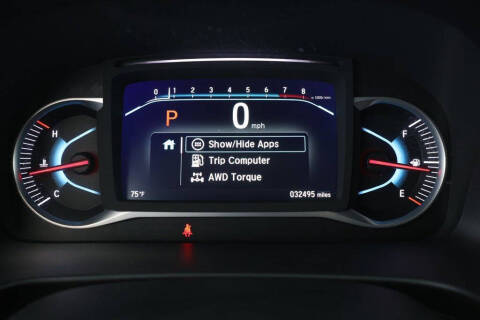 2022 Honda Pilot Touring w/Rear Captain's Chairs