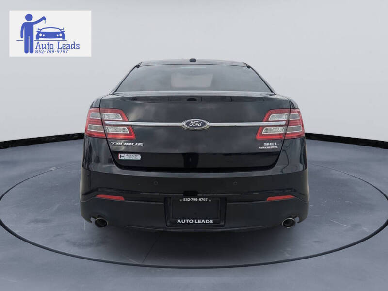 2016 Ford Taurus SEL