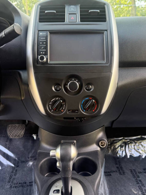 2019 Nissan Versa SV