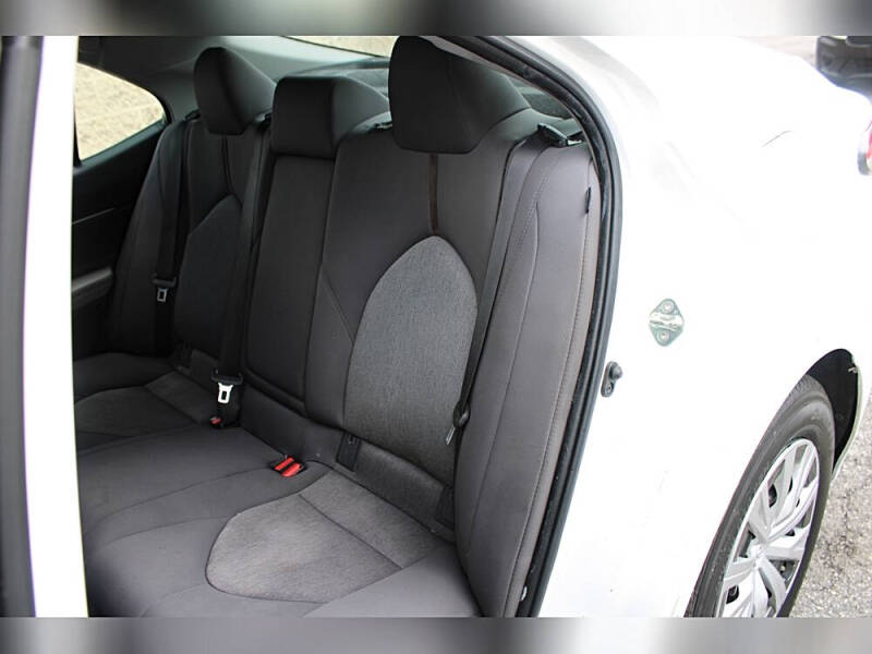 2020 Toyota Camry Hybrid LE