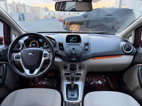 2014 Ford Fiesta SE