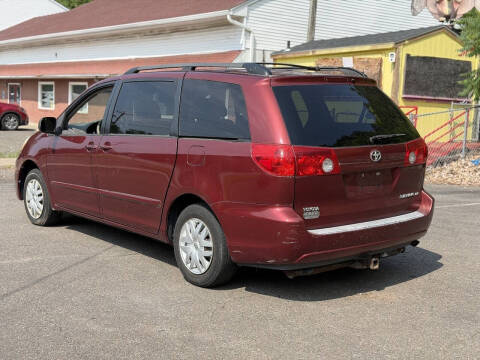 2007 Toyota Sienna CE 7-Passenger