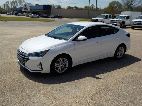2020 Hyundai Elantra for sale at Young's Motor Company Inc. in Benson NC