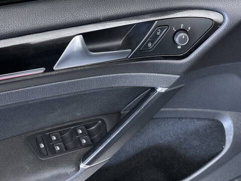 2017 Volkswagen Golf GTI S