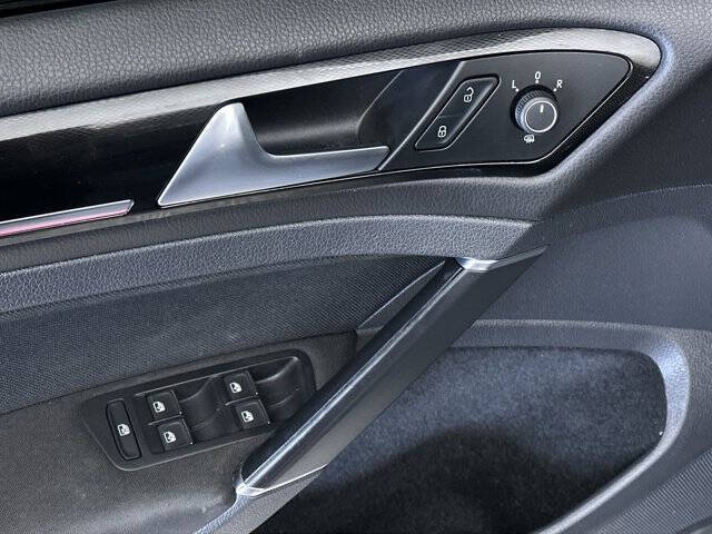2017 Volkswagen Golf GTI S