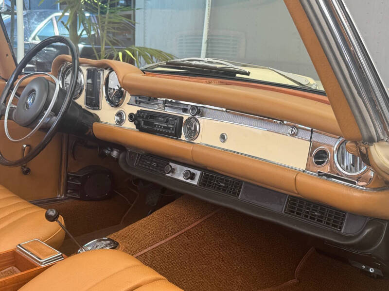 1971 Mercedes-Benz 280-Class