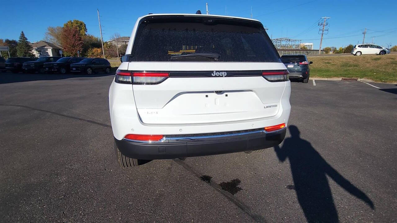 2025 Jeep Grand Cherokee for sale at Victoria Auto Sales in Victoria, MN