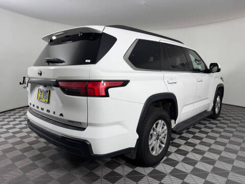 2025 Toyota Sequoia SR5