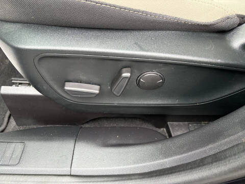 2022 Ford Escape Hybrid SE