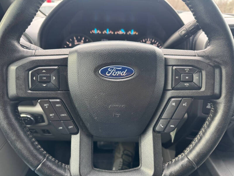 2019 Ford F-150 XLT photo 16