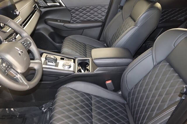 2024 Mitsubishi Outlander PHEV SEL